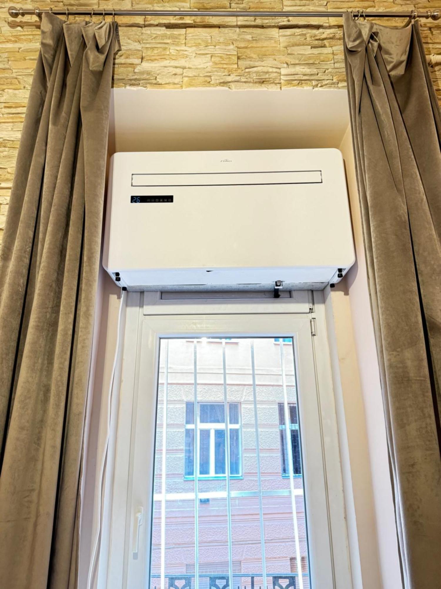 Bakats Square Premium Apartment With Ac Budapest Extérieur photo